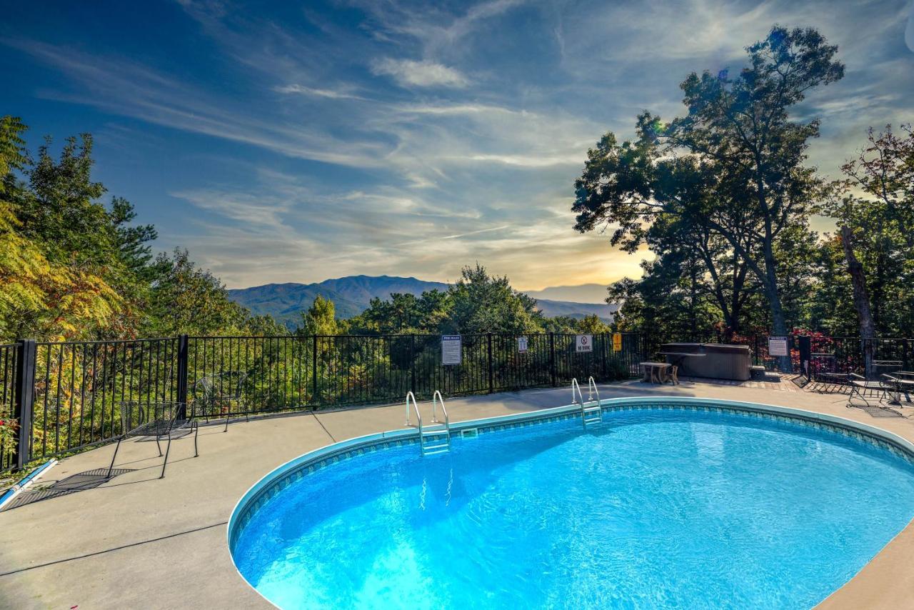Smokystays Private Pool Chalet Gatlinburg Esterno foto